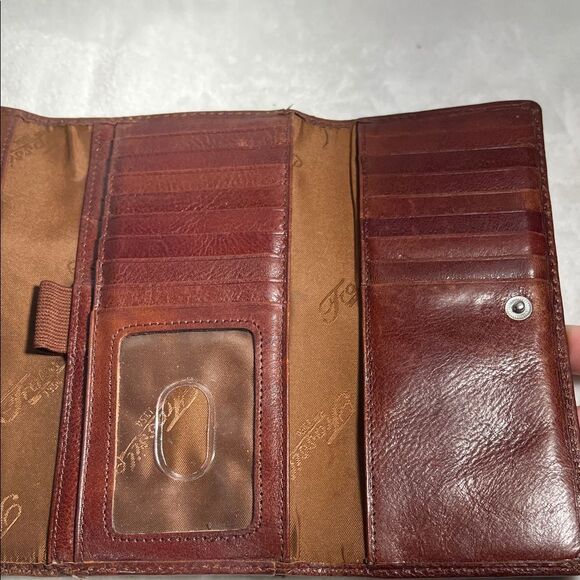 Fossil Vintage Brown Leather Tri-Fold Wallet - Picture 8 of 11